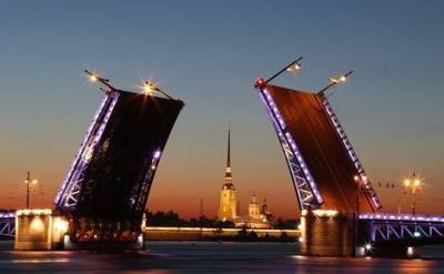 SuperJob: Санкт-Петербург является наиболее привлекательным российским городом для деловых визитов