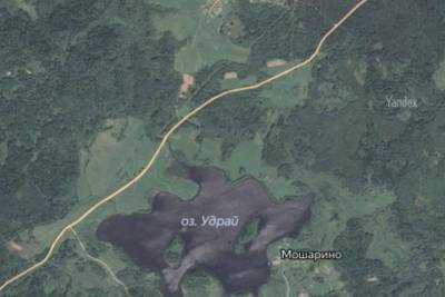Поиски утонувшей в Псковской области машины с рыбаками продолжат