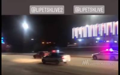 Сразу три полицейские машины гонялись ночью за вишневой «девяткой» (видео)