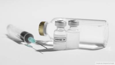 Высокопоставленных должностных лиц США вакцинируют в приоритетном порядке