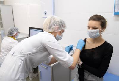 Как проходит масштабная вакцинация от коронавируса в России