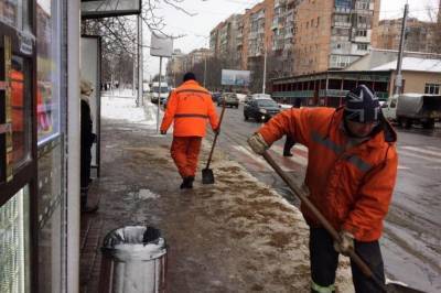 В КГГА призвали коммунальщиков и глав районов начать уборку столичных улиц