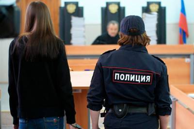 Россиянка получила четыре уголовных дела за похищение и пытки сироты
