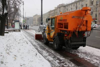 За выходные с петербургских улиц вывезли почти 6 тысяч кубометров снега