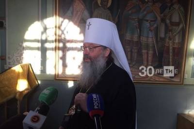 Митрополит Кирилл отслужил первый молебен в Татарстане
