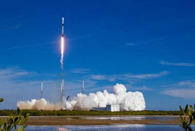 SpaceX провела 25 запуск за год - вывела на орбиту американский спутник
