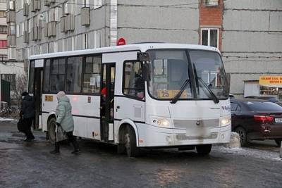 Сыктывкарскому перевозчику пригрозили штрафами за переполненные автобусы