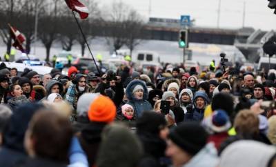 В Латвии могут оштрафовать около 100 участников митинга