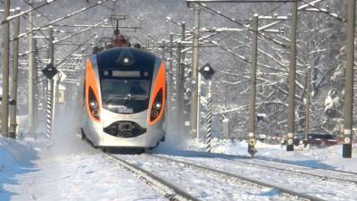 Какие дополнительные поезда назначила Укрзализныця на новогодние праздники