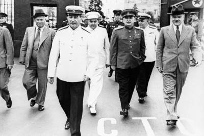 Зачем Сталину предлагали оккупировать Шпицберген в 1940 году