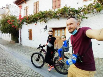 Украинская путешествующая семья исследует Турцию на велосипедах: впечатляющие фото, видео