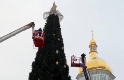 "Больше проблем в стране нет?": киевлян утомили "махинации" с главной елкой, скандал не утихает