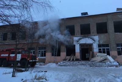 В Рыбинске пожарные потушили закрытую школу