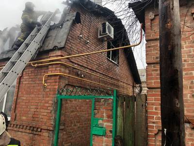 МЧС: пожар в ростовском переулке Мигулинский полностью потушен