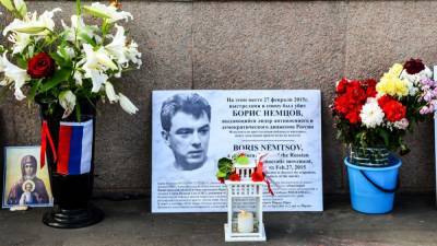 Песков - журналистам: спросите Путина о заказчике убийства Немцова