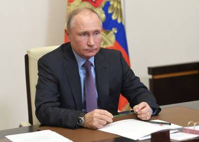 Путин рассказал о справедливом распределении выплат медработникам