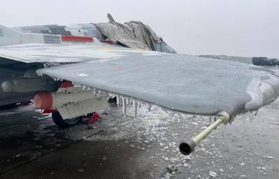 Украинские истребители покрылись льдом: это создает проблемы для ЗСУ – фото