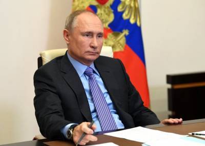 Путин поддержал идею продлить скидку на оплату пошлин через госуслуги