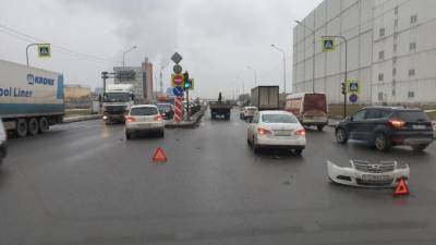 На перекрёстке Софийской и Грузового проезда столкнулись две иномарки