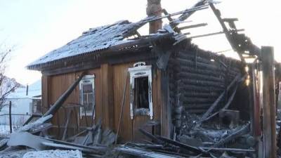 По факту гибели трех человек при пожаре в Прикамье возбудили уголовное дело