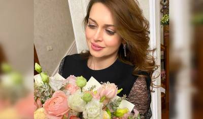 Каринэ Хабирова рассказала, что сделала с цветами, подаренными ей на день рождения
