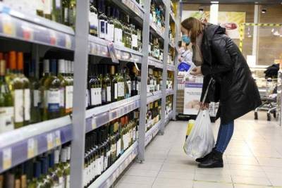 Названы российские регионы, где женщины употребляют спиртное выше средней нормы