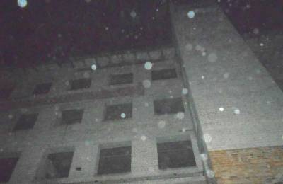 В Ровно девочка упала с крыши "заброшки", пытаясь сделать фото