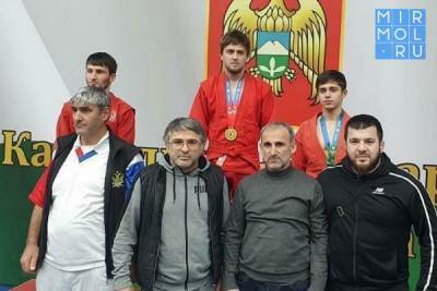 Дагестанские самбисты завоевали 31 медаль на первенстве СКФО