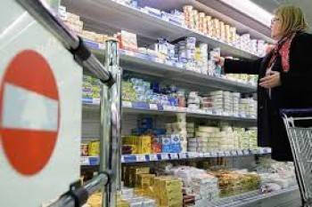 Отечественное дорогое, а зарубежное вновь запретили: продлено продуктовое эмбарго