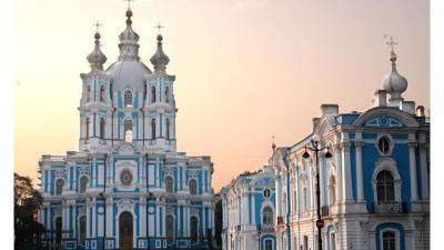 Бюджет Петербурга выделил около 118 млн руб на реставрацию интерьеров центральной и западной частей Воскресенского Смольного собора
