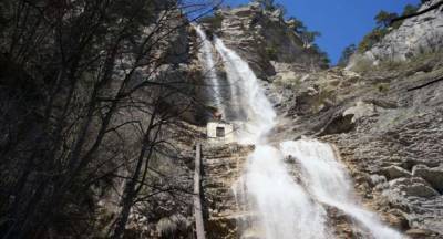 Дефицит воды в Крыму хотят восполнять за счет водопадов