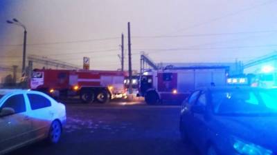 Промышленное здание загорелось в подмосковном Одинцово на площади 1500 м