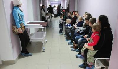 Очереди и антисанитария: россияне недовольны вакцинацией в регионах