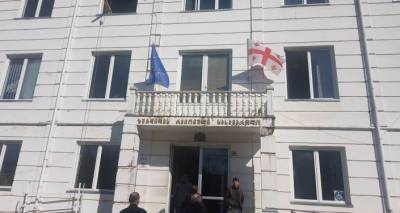 Брата захватчика заложников "Банка Грузии" оставили в предварительном заключении