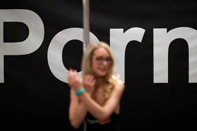 PornHub удалил большую часть порно
