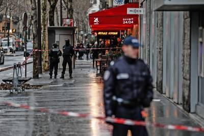 Два мотоциклиста ограбили ювелирный магазин в Париже на 250 тысяч евро
