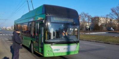 Непогода в Харькове: в городе приостановлено движение ряда троллейбусов, возможна остановка трамваев