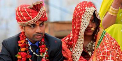 Массовая свадьба в Индии состоялась, несмотря на пандемию