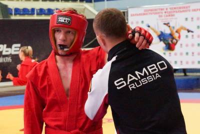 Сахалинцы успешно выступили на дальневосточных соревнованиях по самбо
