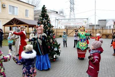 Астраханцев приглашают на "Новогодний хоровод"