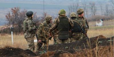 Боевики на Донбассе обстреливали украинские позиции в трех районах