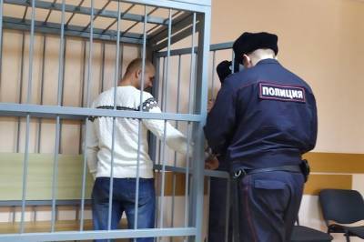 Мужчина, бросивший детей в московском Шереметьево, вышел на свободу