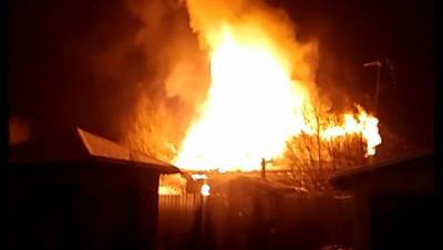 В Конаковском районе Тверской области ночью сгорел нежилой дом