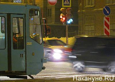 На 11 перекрестках Екатеринбурга "умные" светофоры с программой "Приоритет" пропускают общественный транспорт