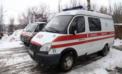 В Харькове из-за гололедицы врачи скорой идут к пациентам пешком