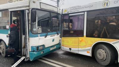 Фотофакт: в Гродно столкнулись два автобуса