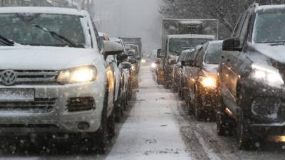 Дептранс Москвы предупредил о пробках до 9 баллов из-за снегопада