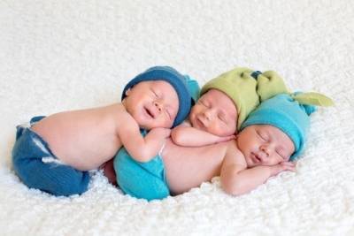 Шесть троен и 176 пар двойняшек родились в Чувашии в этом году
