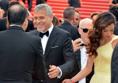 Джорд Клуни с супругой Амаль Аламуддин из-за страха о здоровье сына стали затворниками