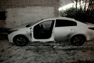 За неправильную парковку в Петербурге сняли двери с машин